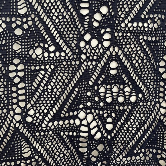 Crochet Sleeveless Top Navy White Underlay Chico's Large - Picture 3 of 3